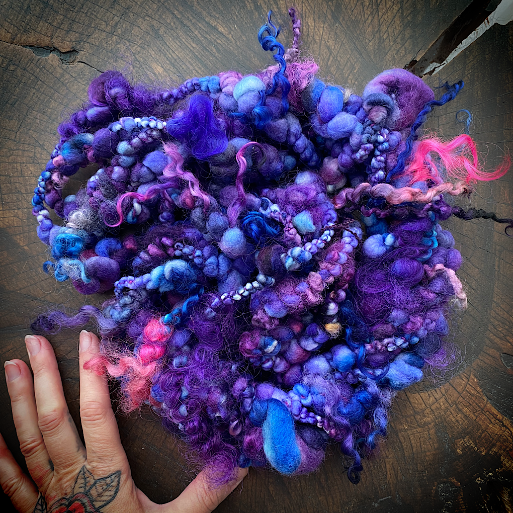 Morticia - Jumbo boucle Art yarn