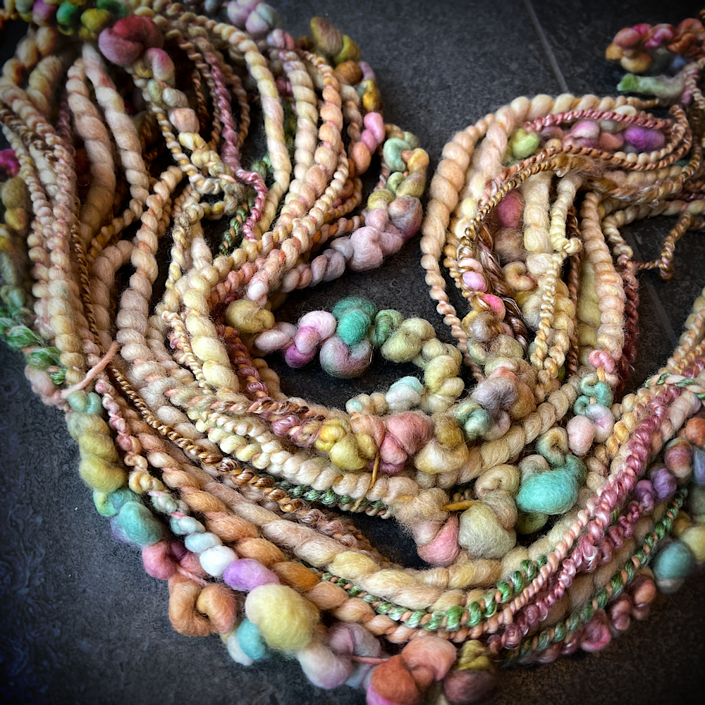 Spring breeze - bubbly art yarn