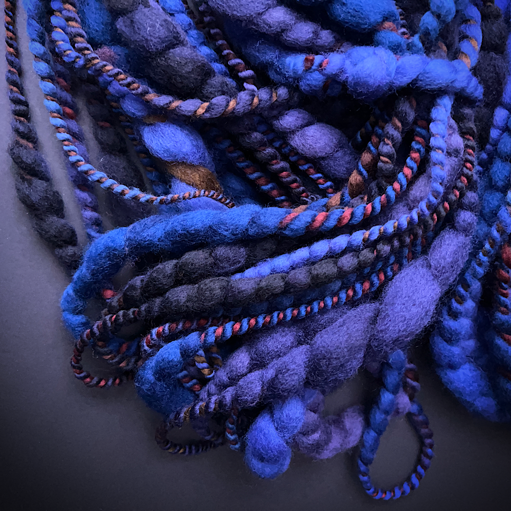 Art yarns kit for weaving