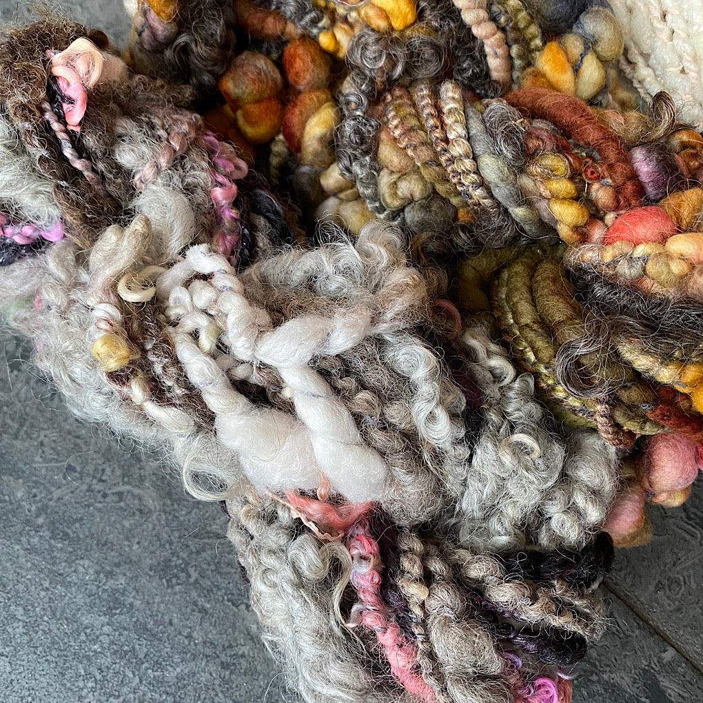 Set of art yarn- weaving kit