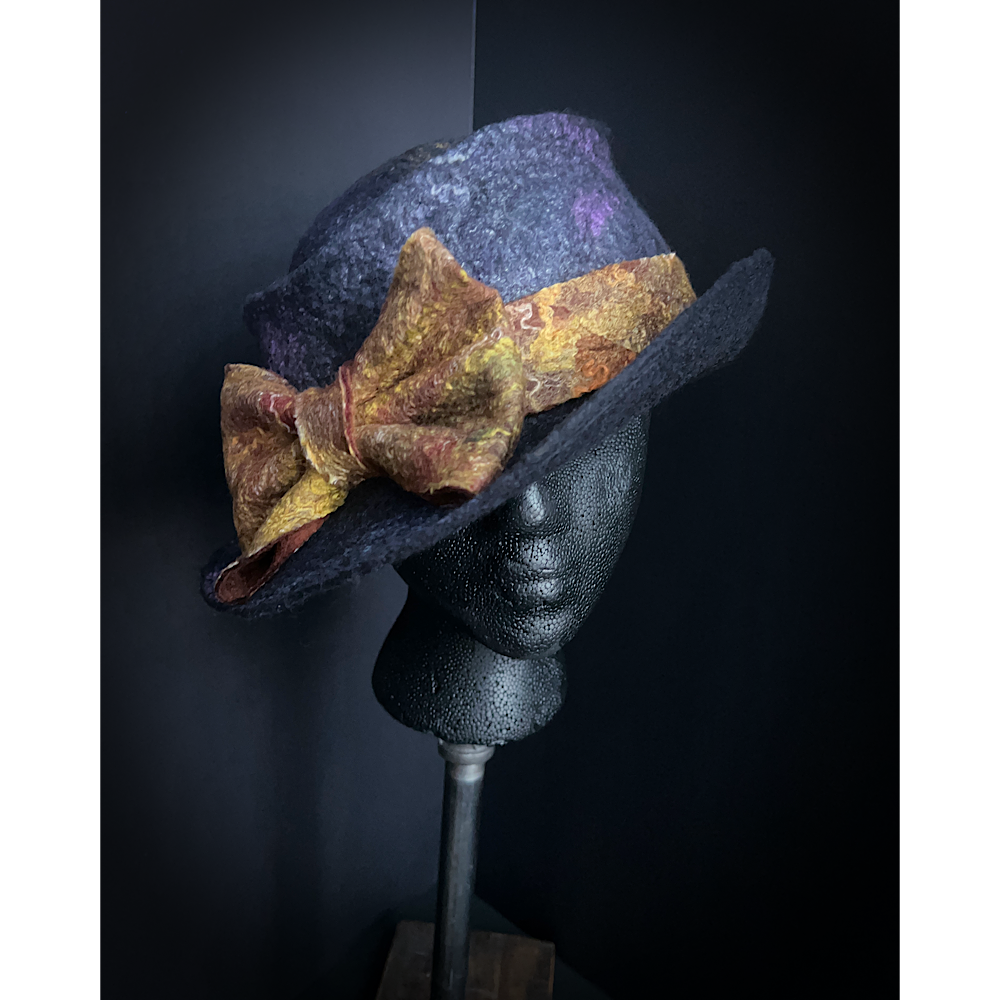 Felted hat with bow size 23.5”
