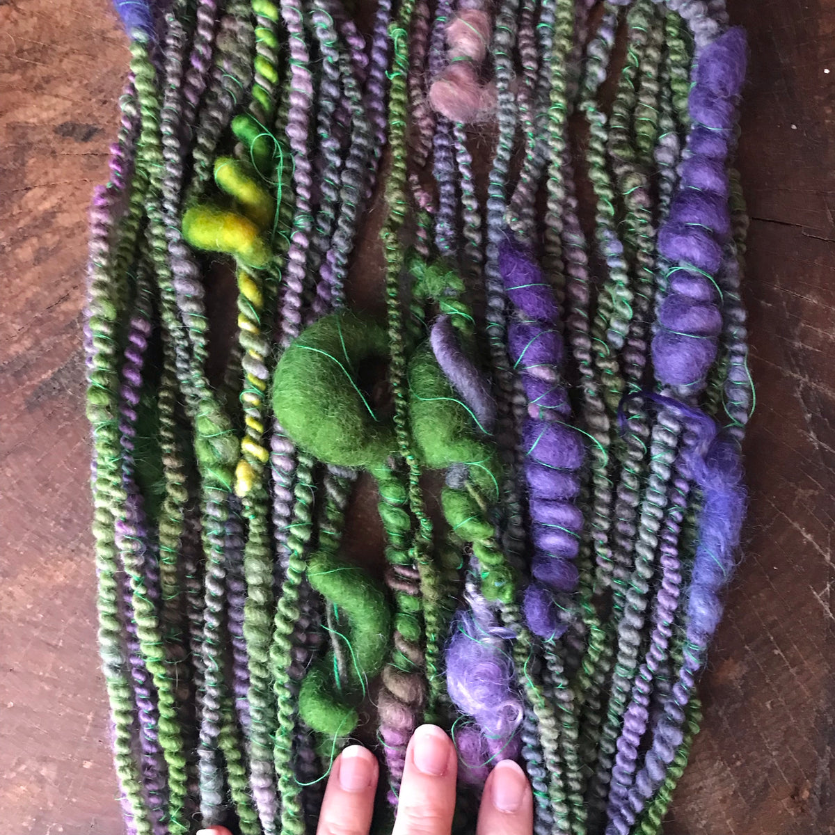 Green - Purple art yarn  100g 29y - Mynoush