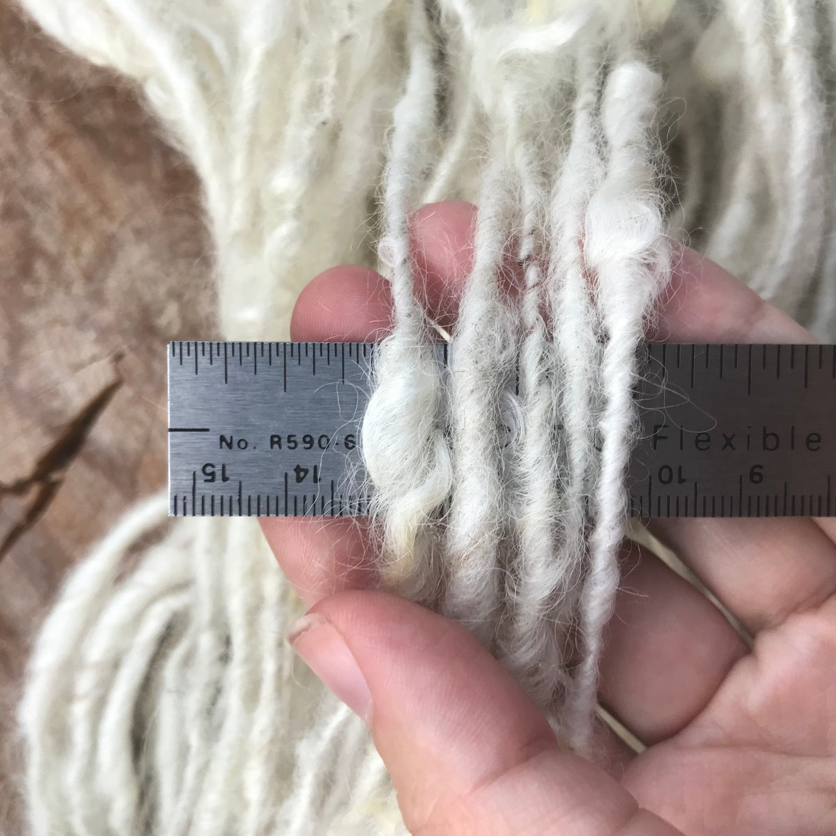 Natural white textured wool yarn 100 grams skein - Mynoush