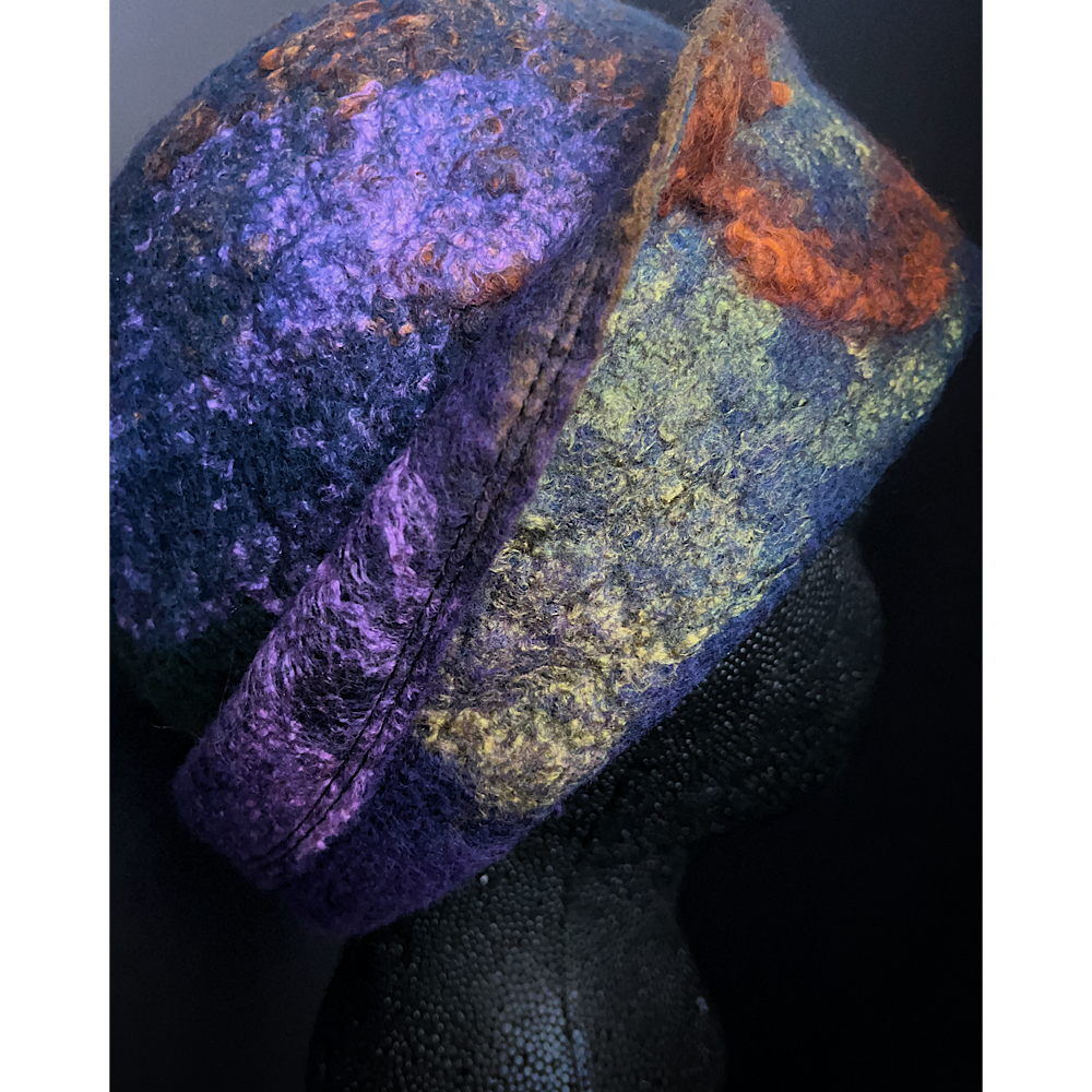 Felted hat size 22“ small