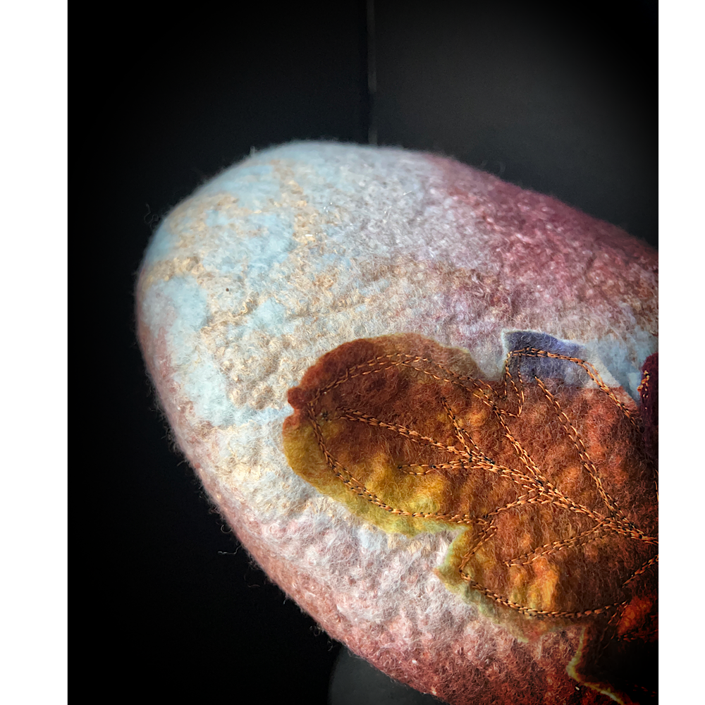 Felted beret with leaves size 22“ 1/2 small