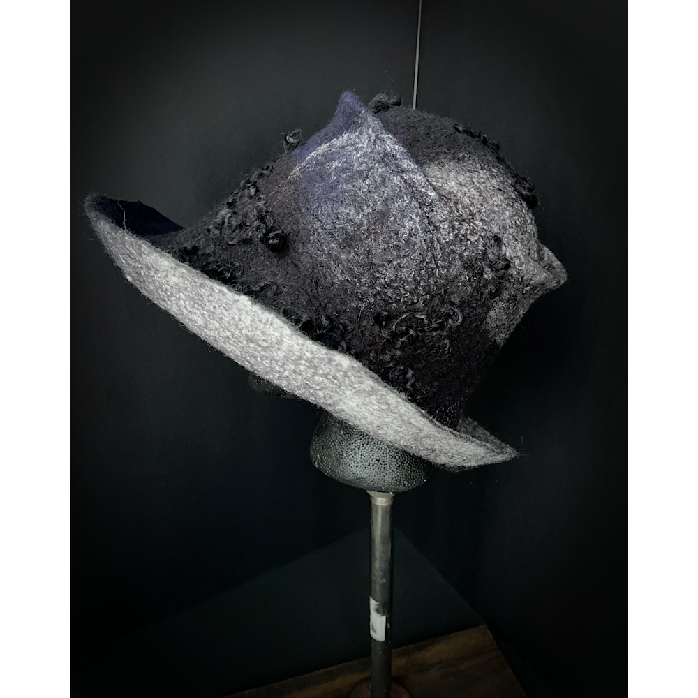 Felted hat size 23.5”