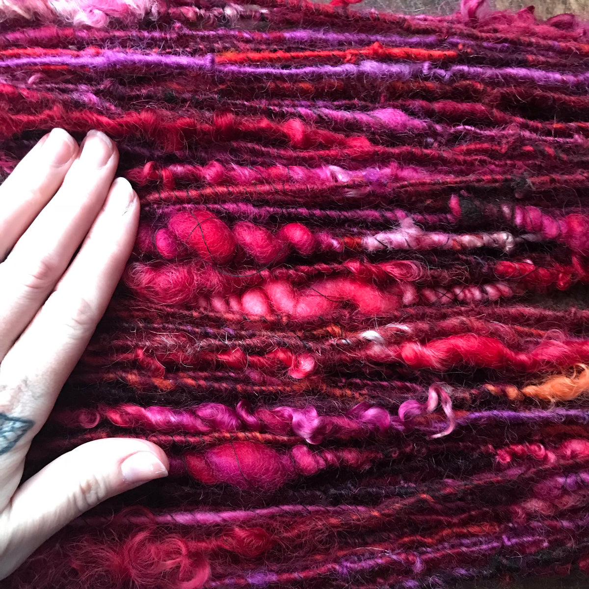 RESERVE LISE- Red hand spun art yarn - 245 g  108 yards - Mynoush