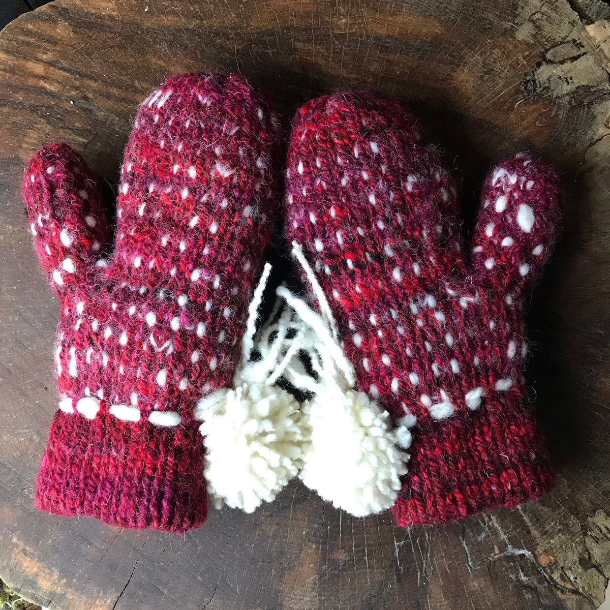 Red Thrummed mittens 100% wool| Mitaine thrummed 100% laine - Mynoush
