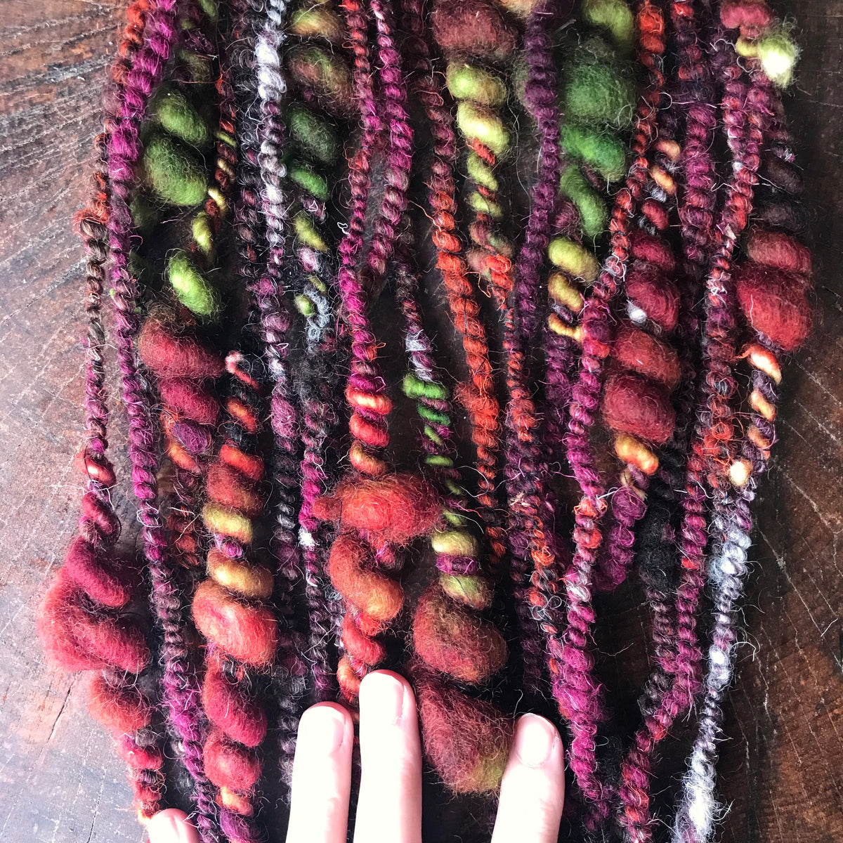 Burgundy hand spun yarn 100g 19y - Mynoush