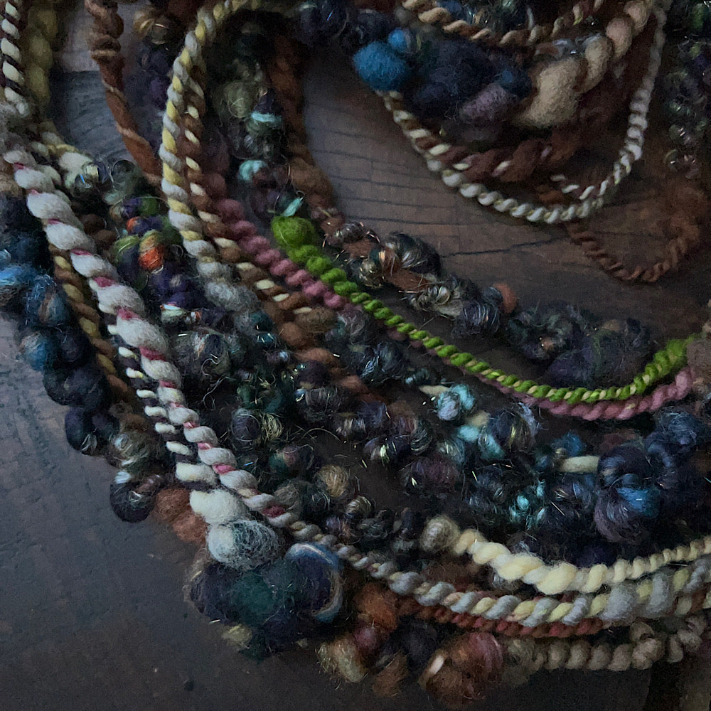 Art yarn for weaving