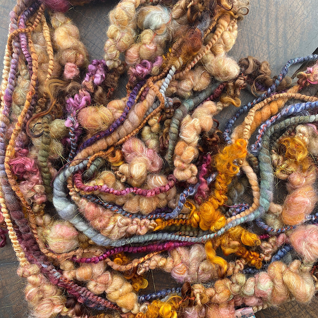 Clair-obscur Rich golden Signature Art yarn