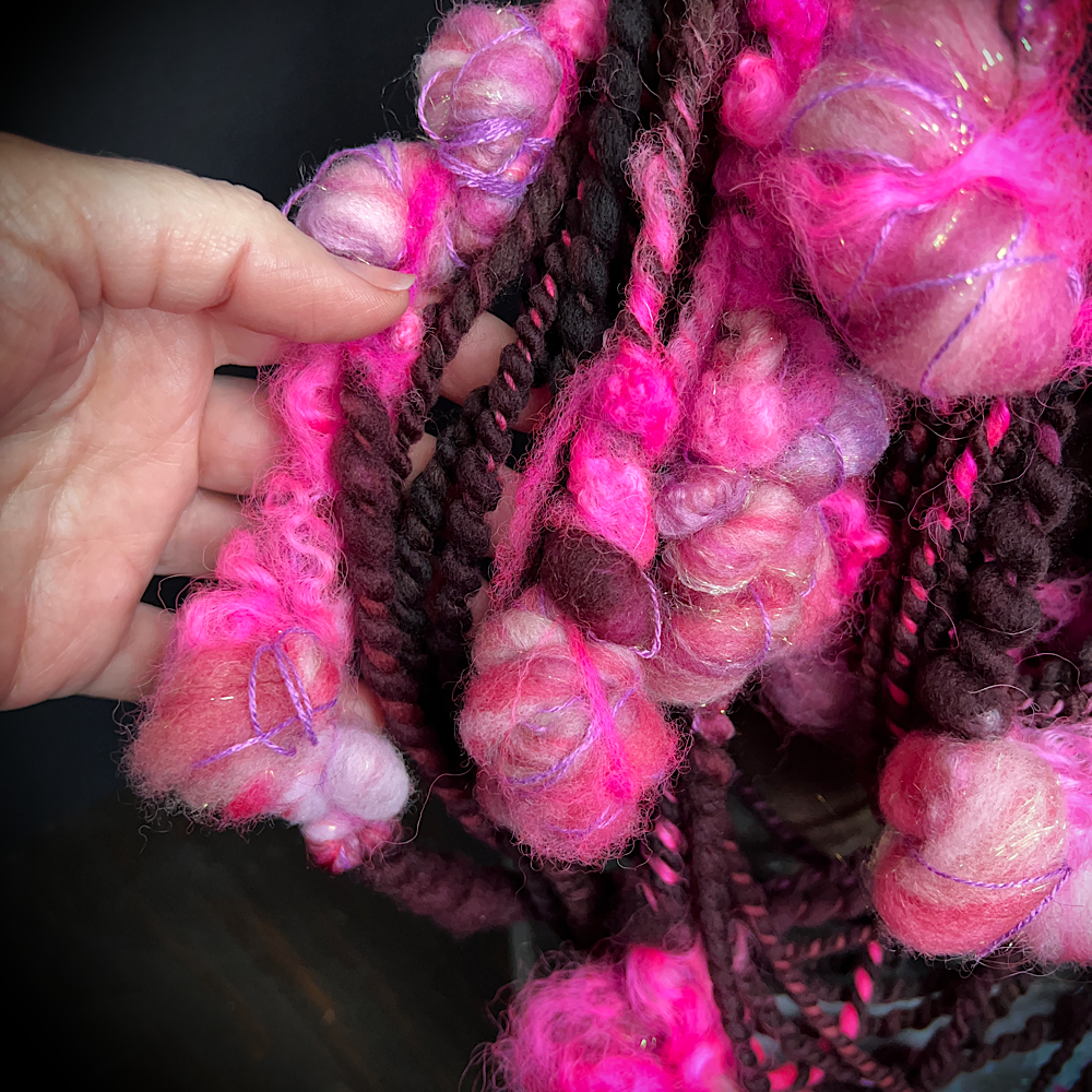 Weaving art yarn