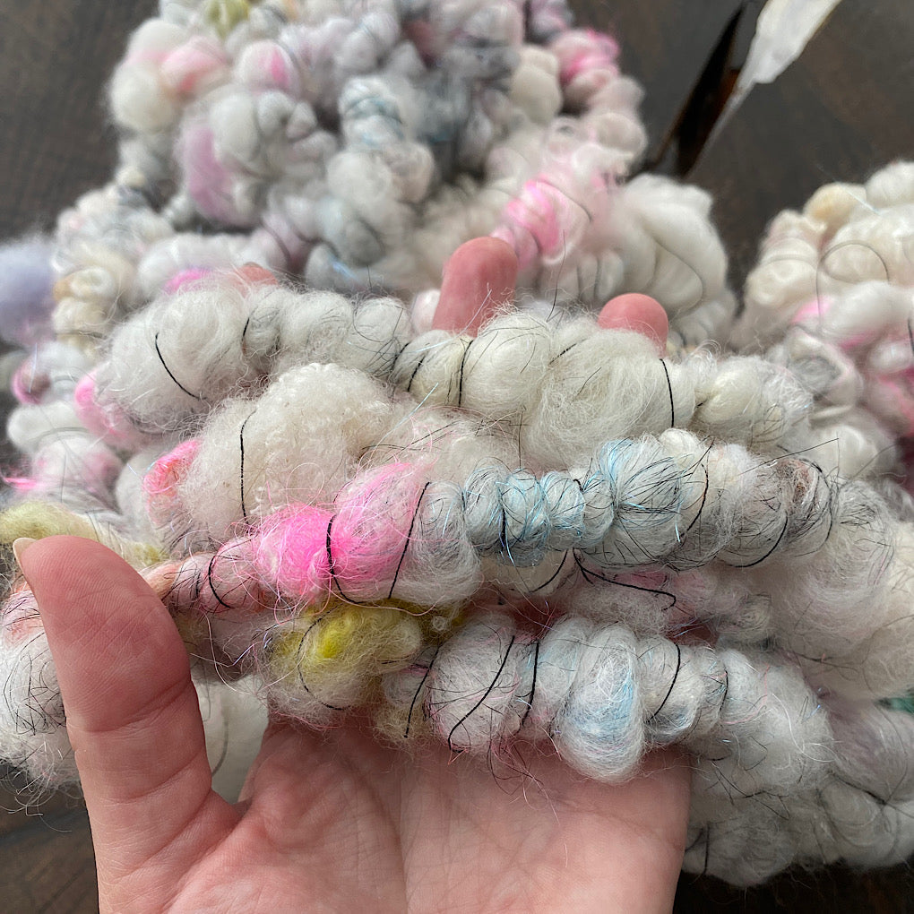 Black whites Super coiled Art yarn