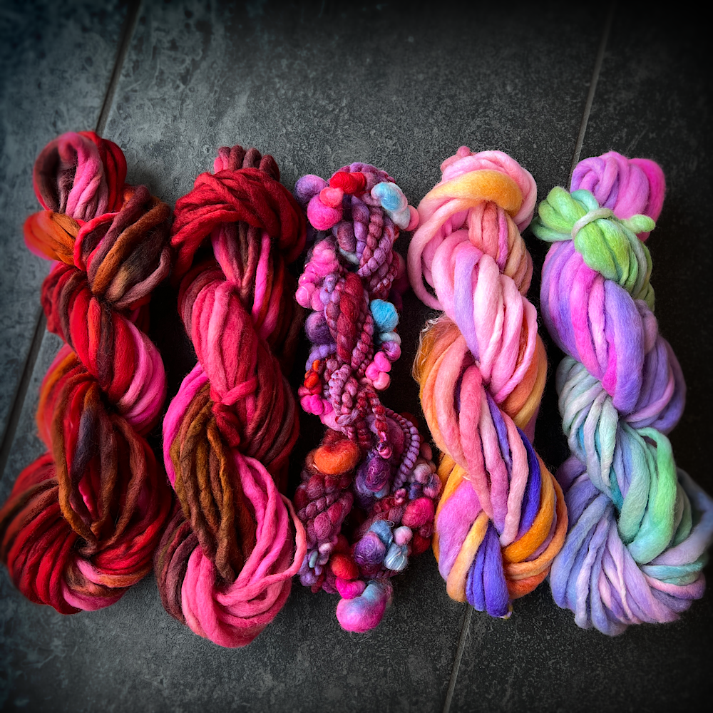 Weaving set of handspun yarns