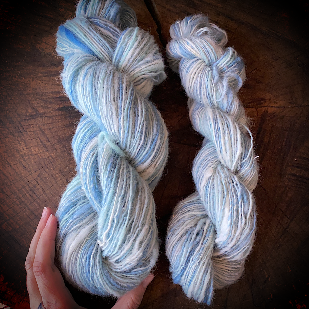 Clearance lace yarn blue