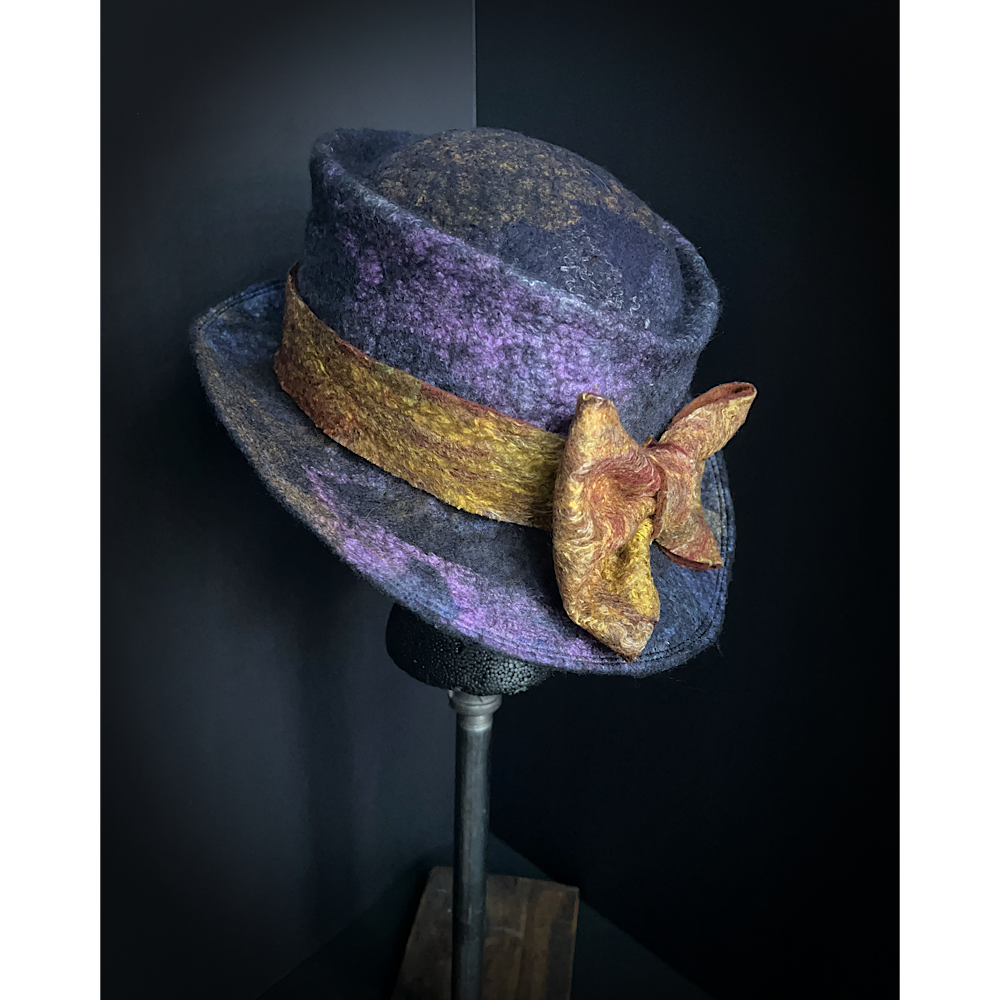 Felted hat with bow size 23.5”