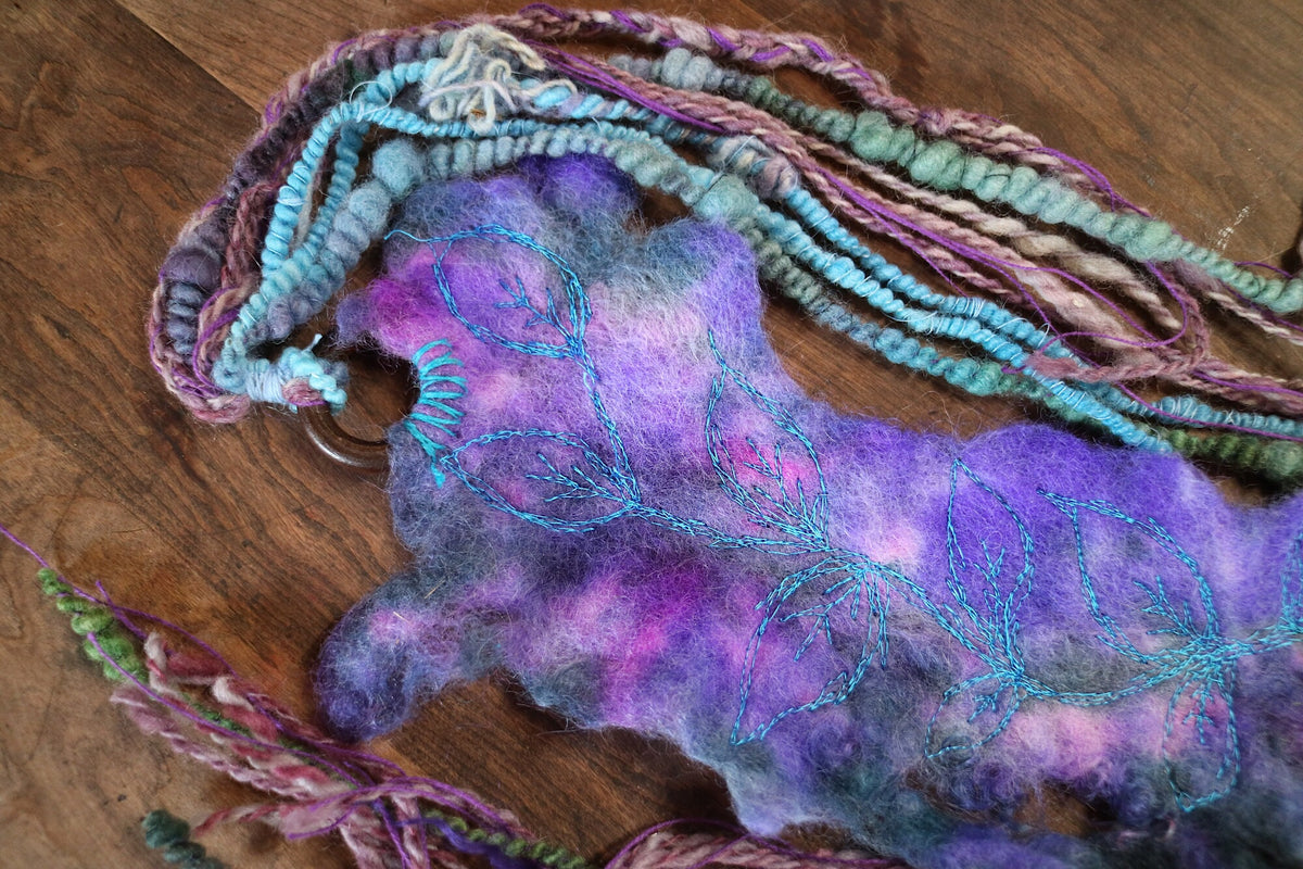 Purple felted headband with embroidery - Mynoush