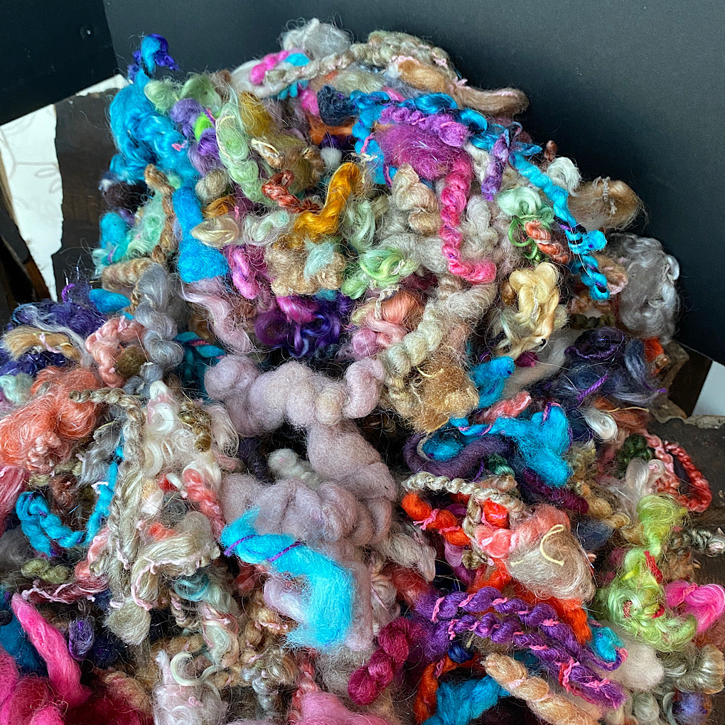 Weaving ends for crafting and felt