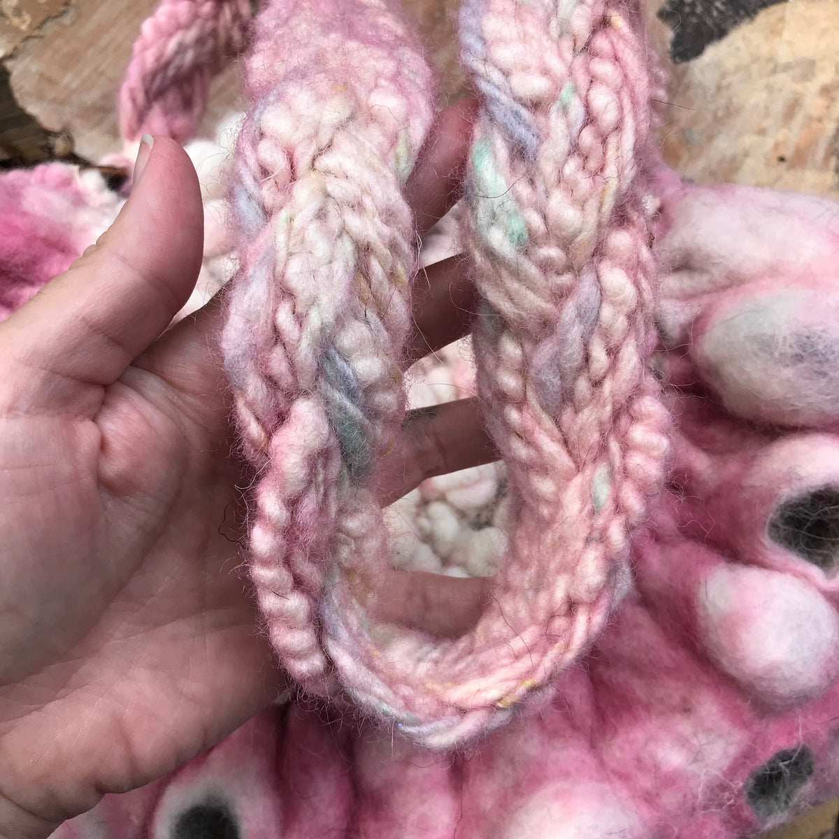 Pink Felted handbag | Sac en feutre - Mynoush