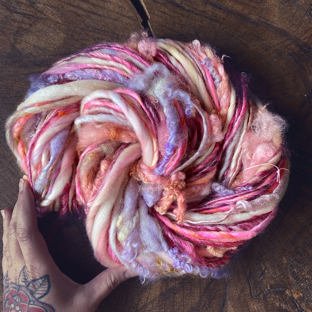 Jardin de rose knitting yarn