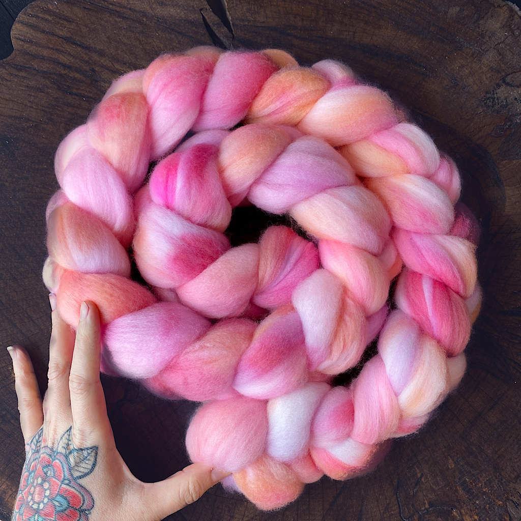 Hand dyed 22 microns roving