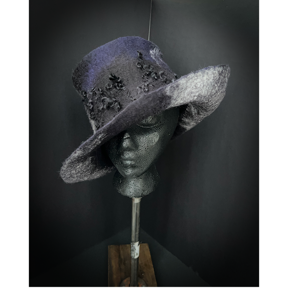 Felted hat size 23.5”