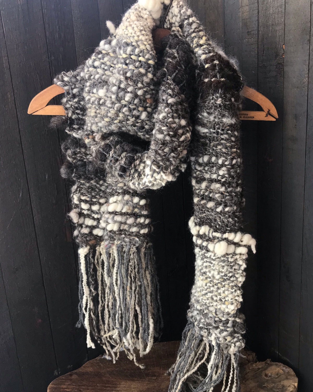 Unisex classic natural grey scarf 100% Wool Hand woven 82”x 8”|Foulard unisexe gris 100% laine tissé main 82”x8” - Mynoush
