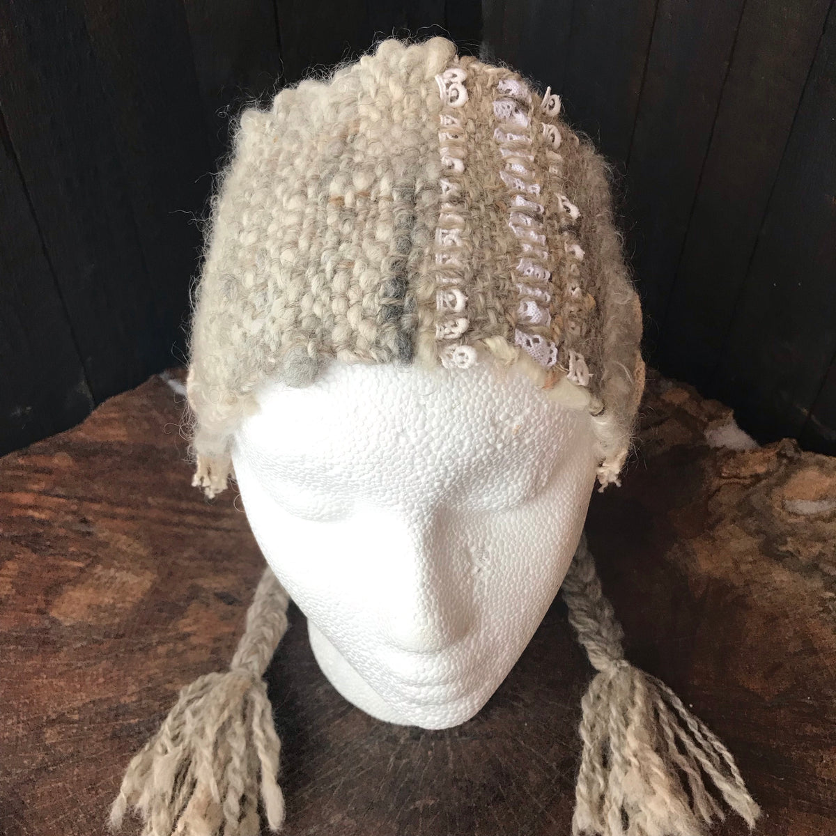 Pale beige hand woven headband with lace | Bandeau beige tissé avec dentelle - Mynoush