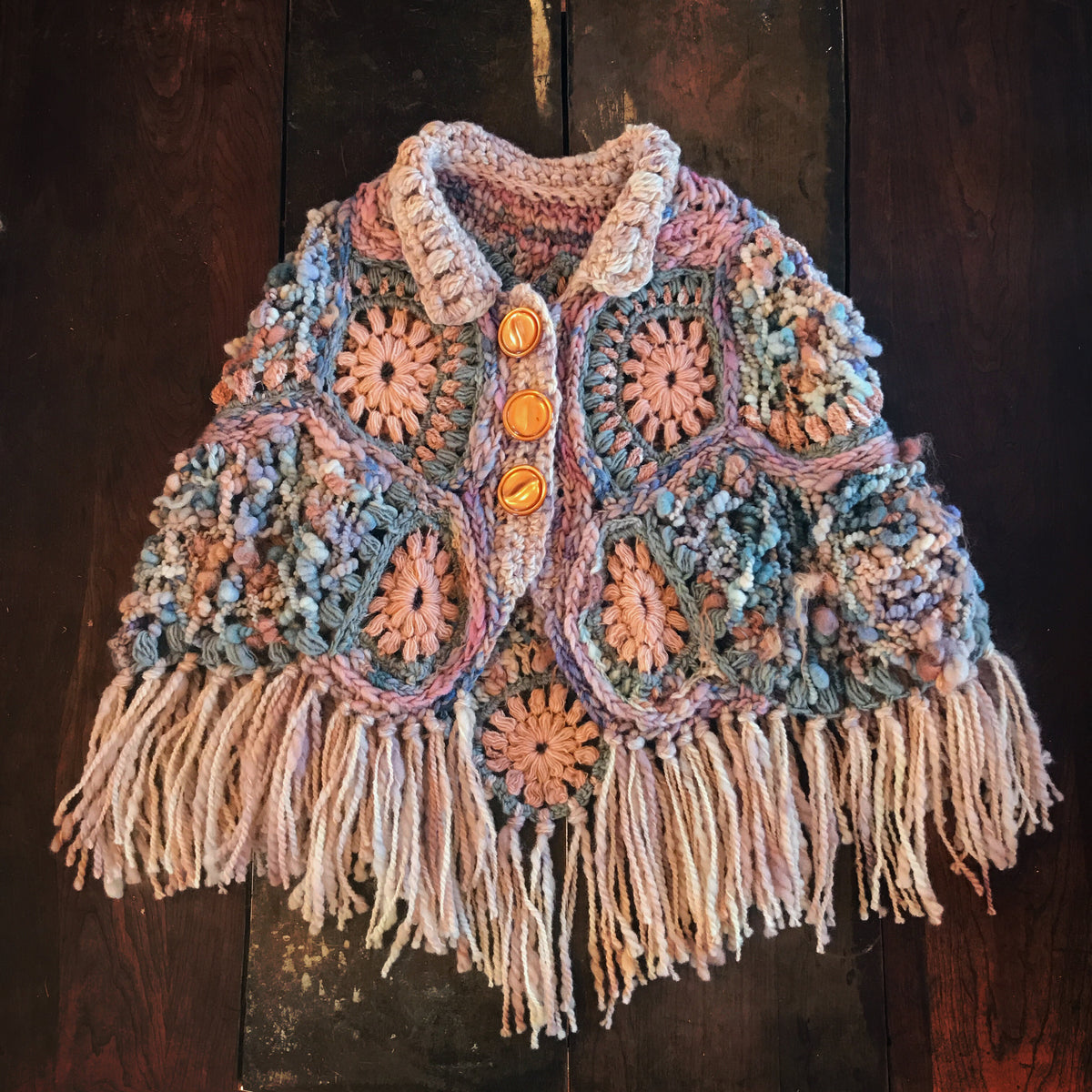 Purple crochet poncho Châle en laine - Mynoush