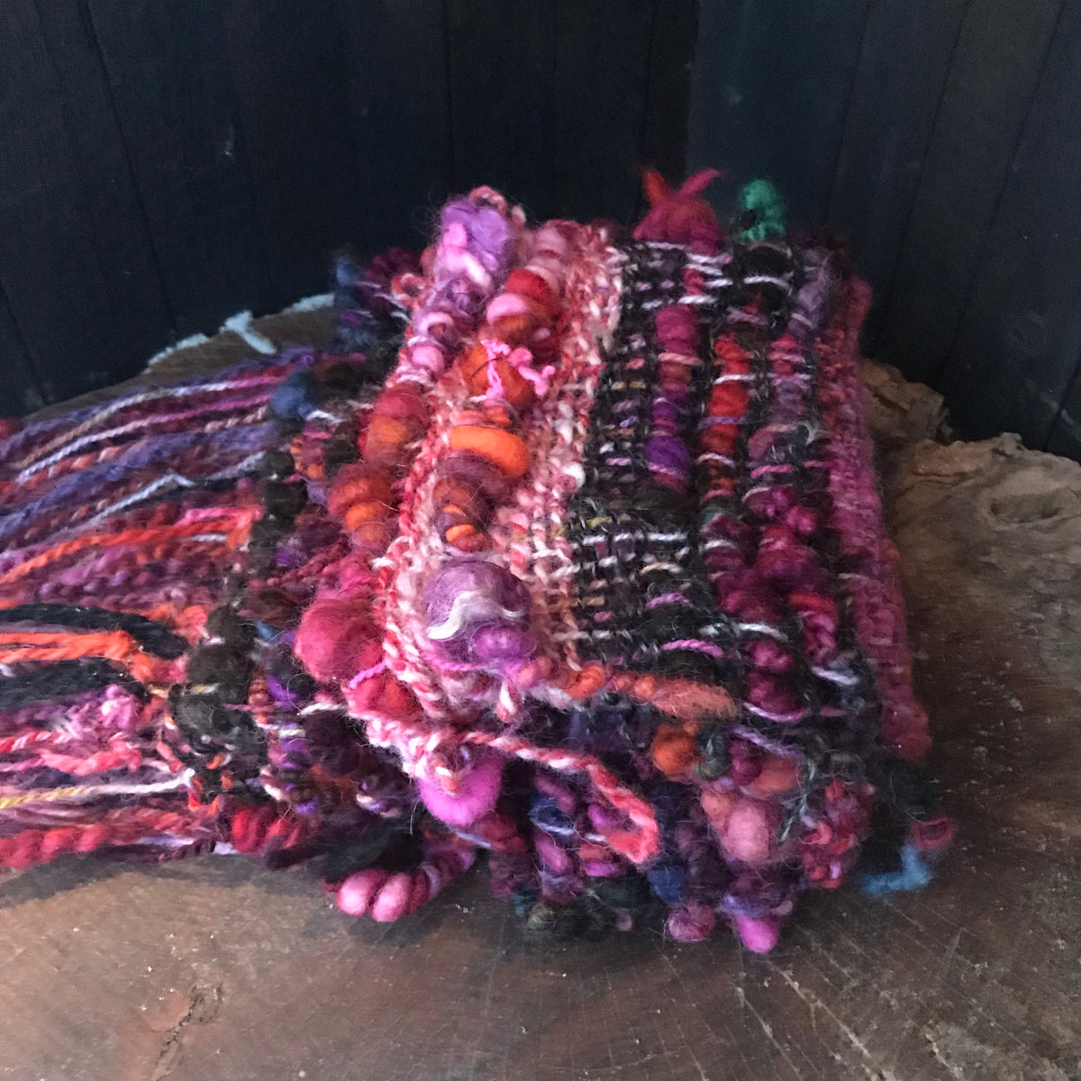 red scarf 100% Wool Hand woven 90”x9”Foulard 100% laine rouge tissé main 90”x9” - Mynoush