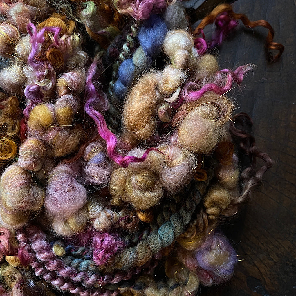 Clair-obscur Rich golden Signature Art yarn