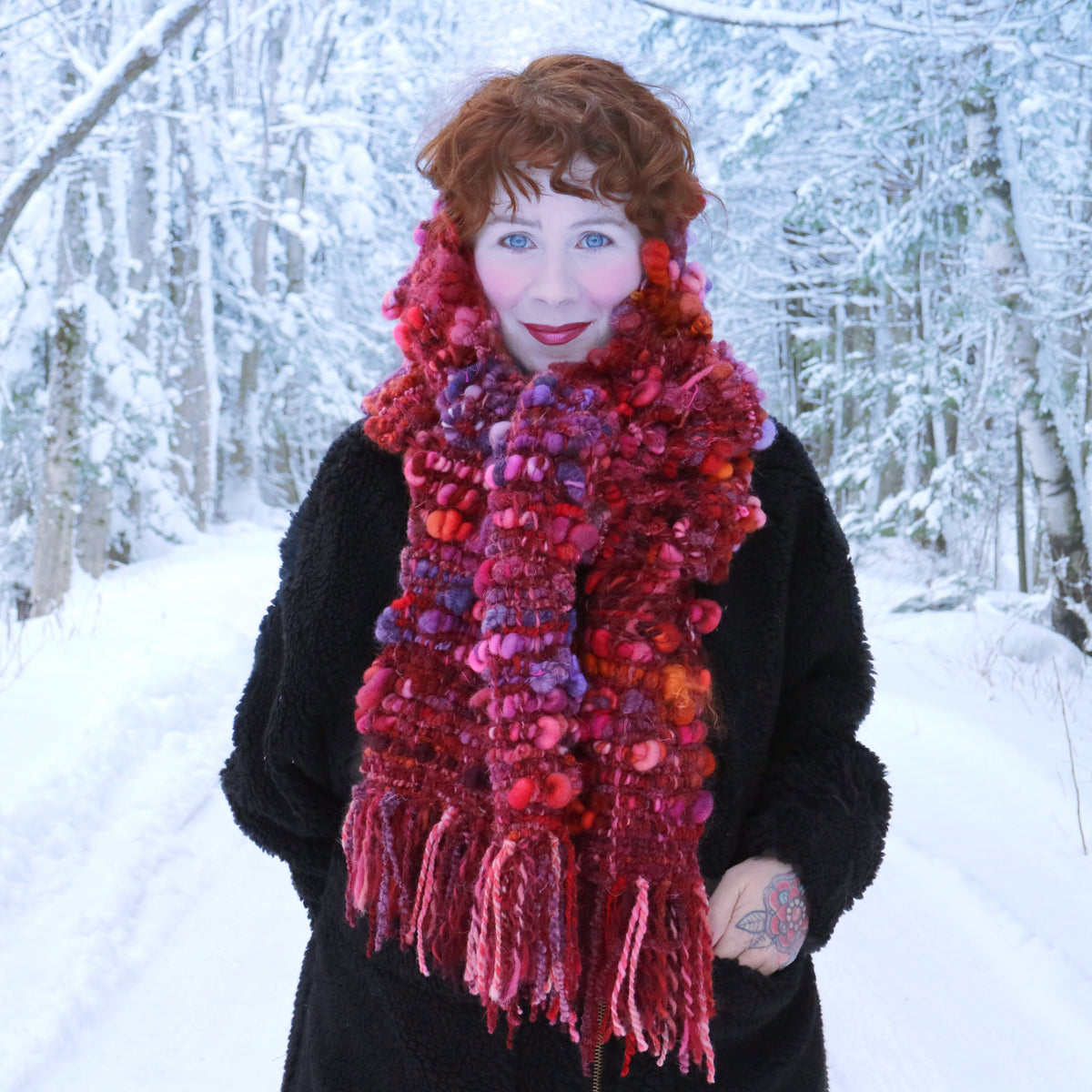 Big red scarf 100% Wool 77”x10”| Foulard 100% laine rouge77”x10” - Mynoush