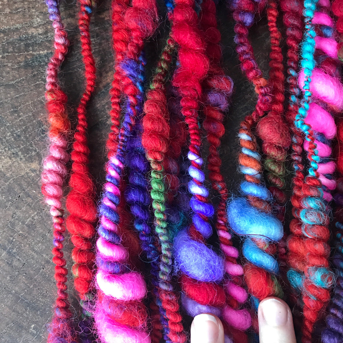 Red rainbow yarn 100g - Mynoush
