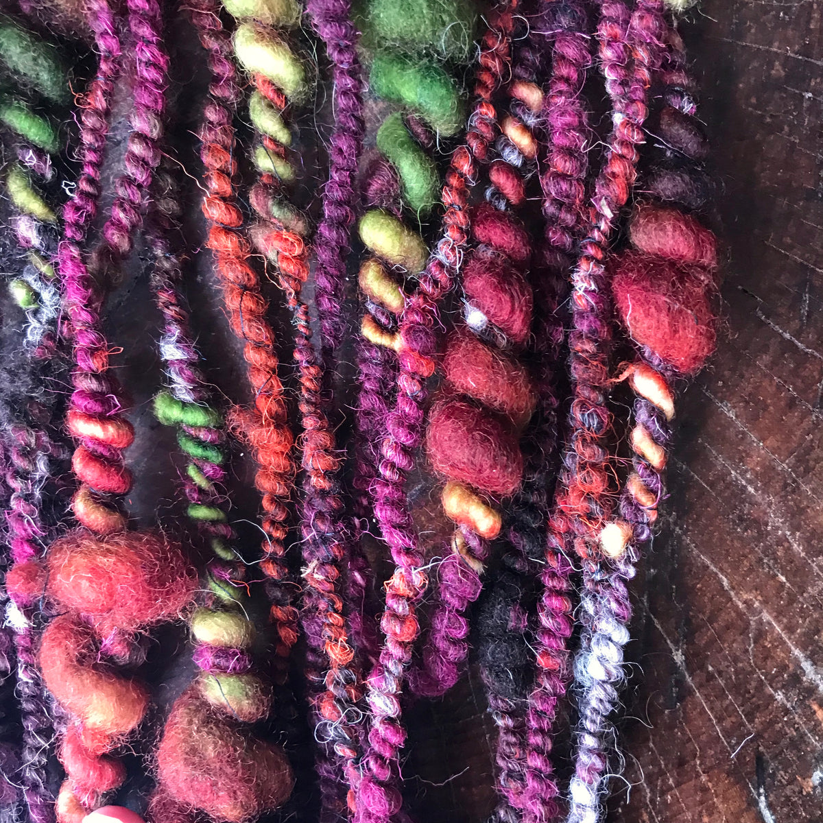 Burgundy hand spun yarn 100g 19y - Mynoush