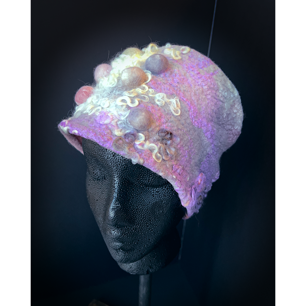 Felted toque with bubbles size 23”