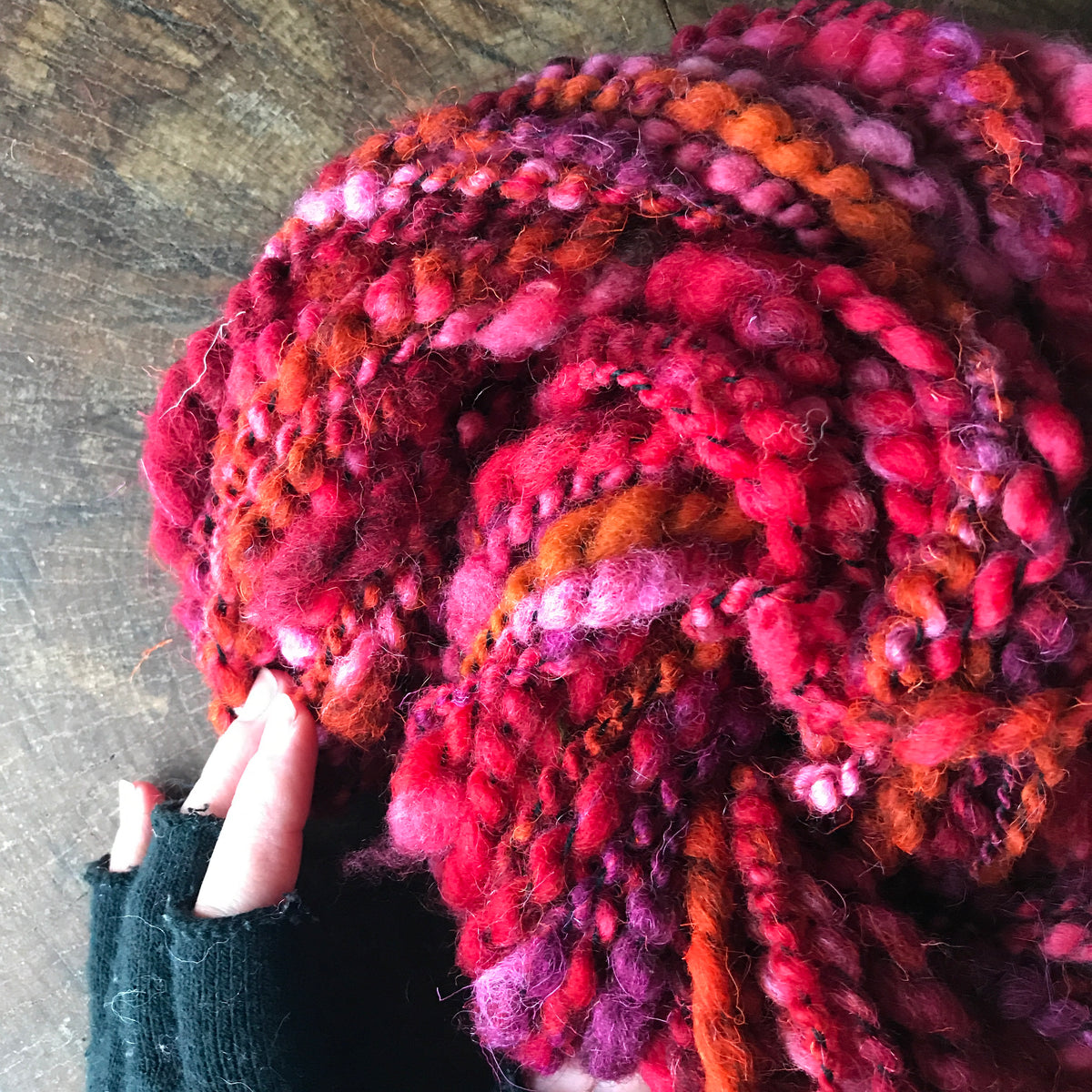 Red art yarn 100g 29y - Mynoush