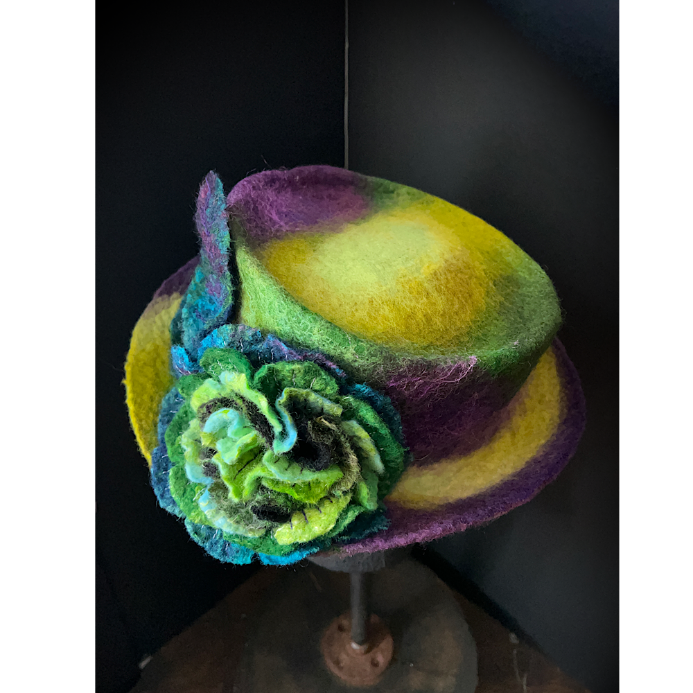 Felted top hat with rose - 22.5”