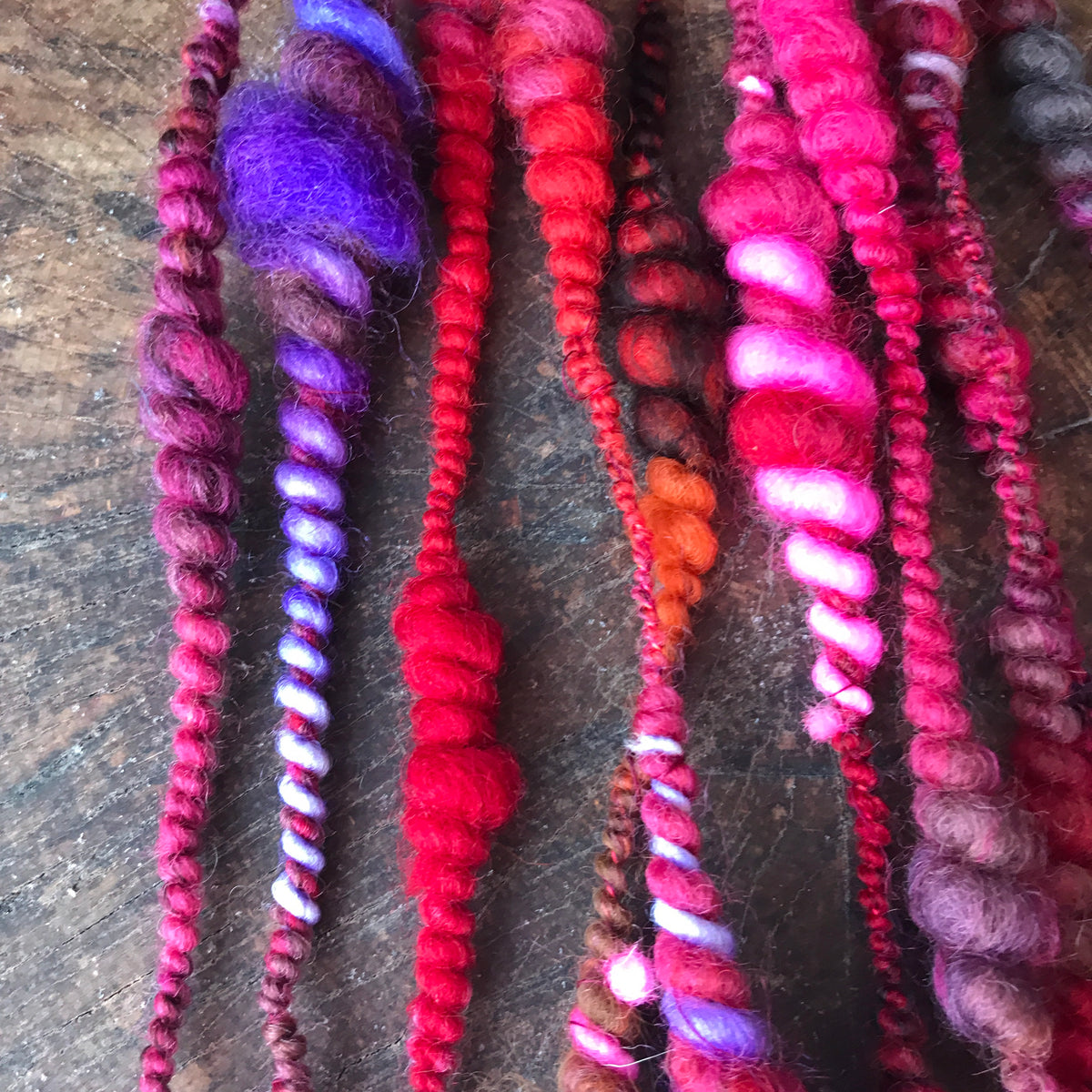 Red art yarn 50g - Mynoush