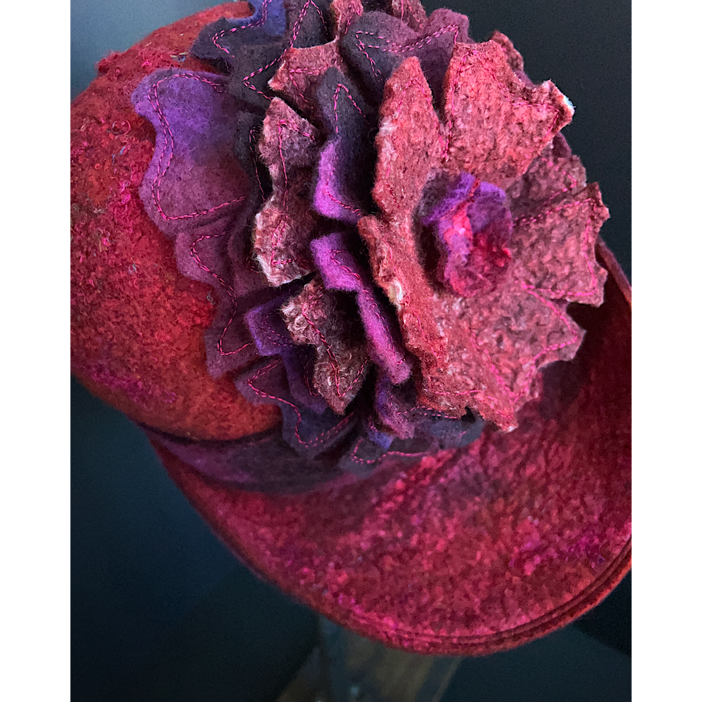 Felted flapper’s hat with rose size 23.5”