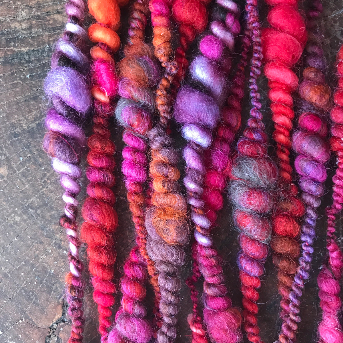 Red art yarn 100g - Mynoush