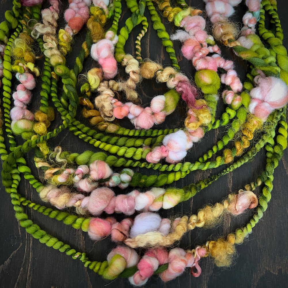 Art yarn for weaving