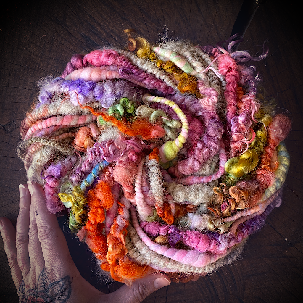 Golden rose Art yarn 2