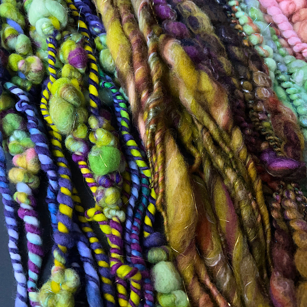 Mini art yarns assortment for weaving