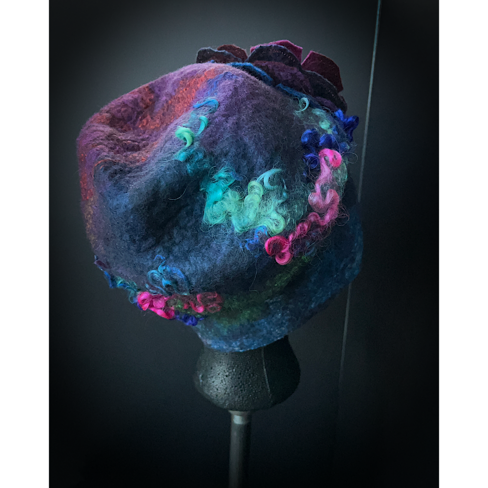 Felted hat size 22” 3/4 small