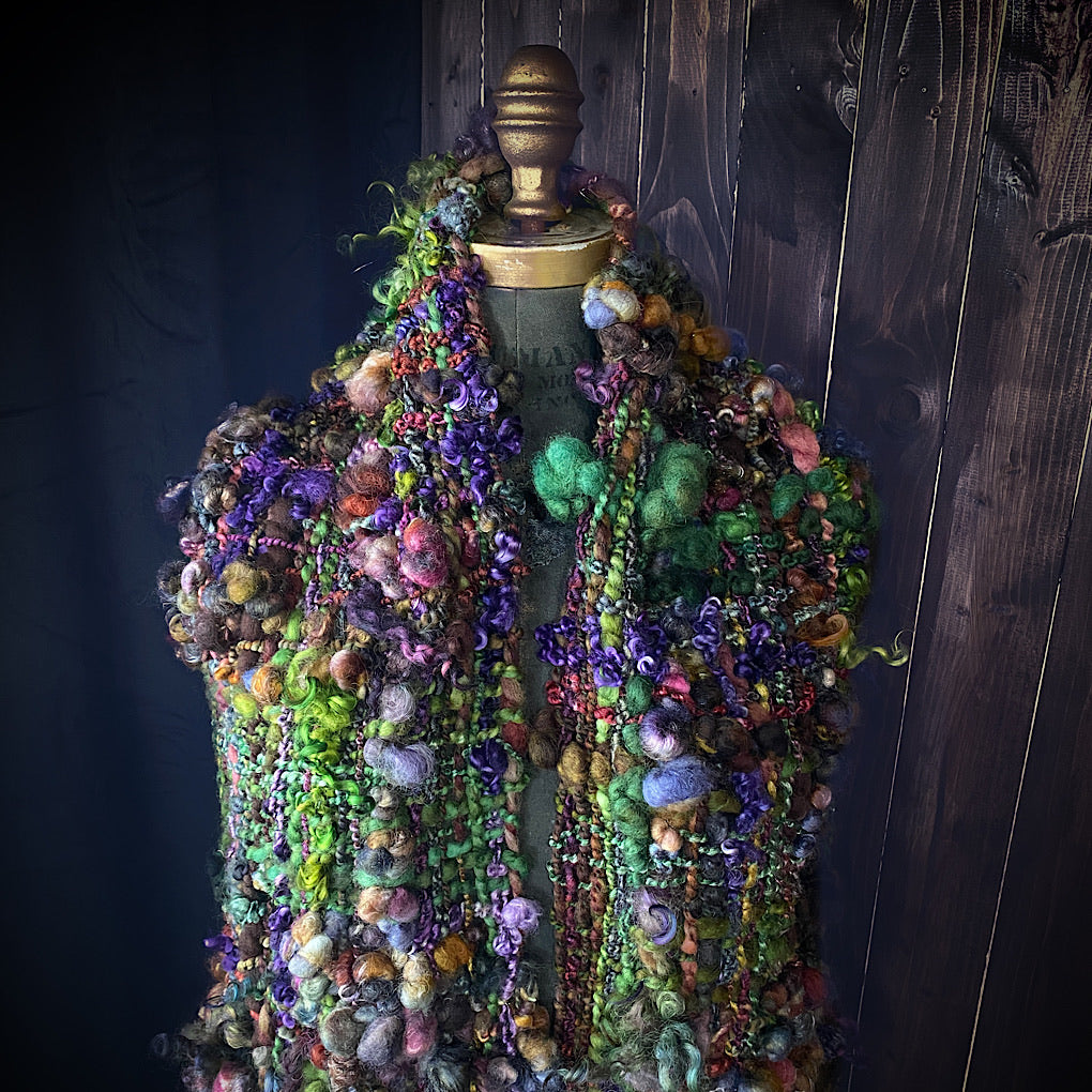 The Peculiar - Woven scarf