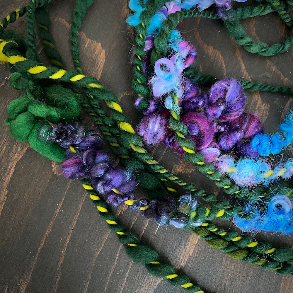 Art yarn for weaving