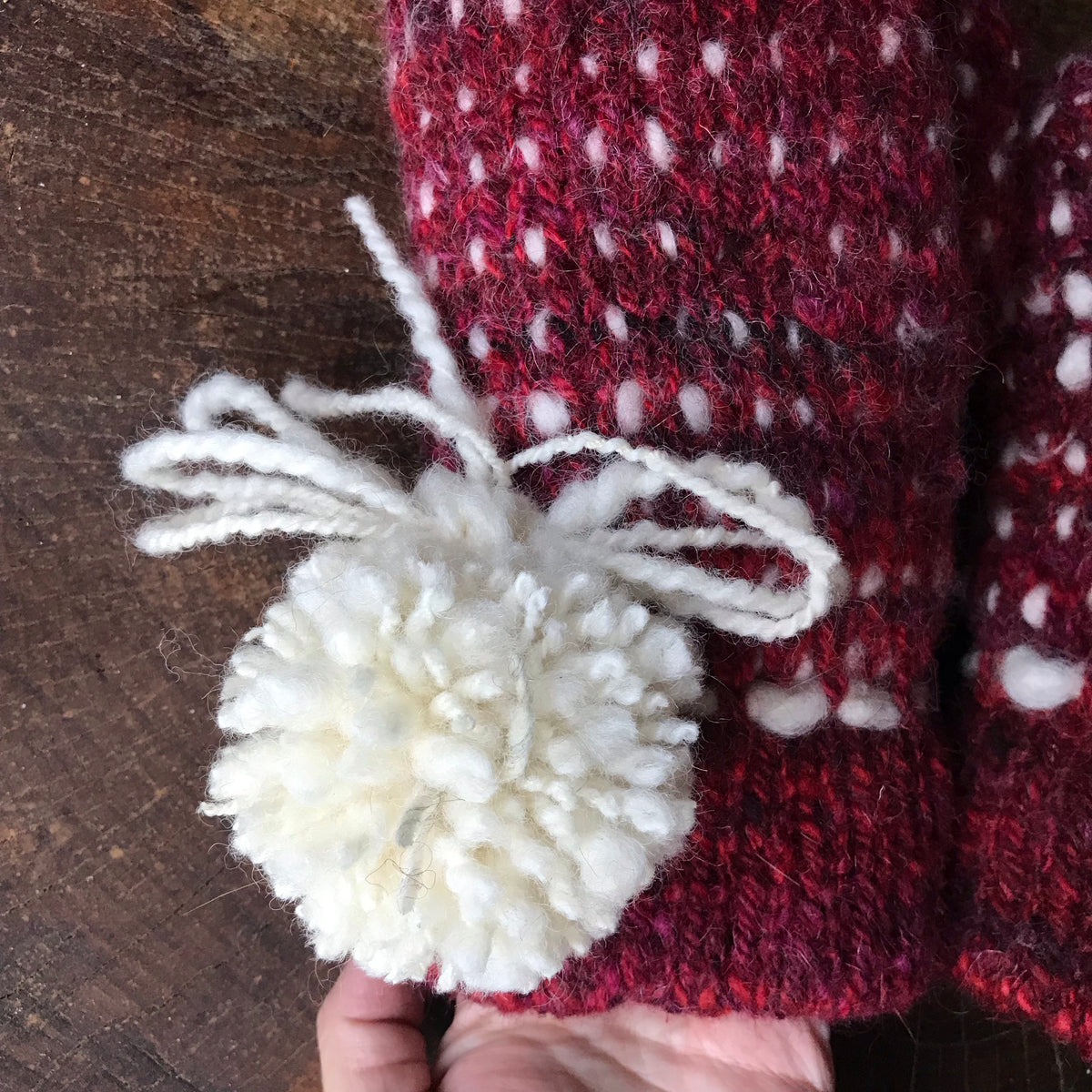 Red Thrummed mittens 100% wool| Mitaine thrummed 100% laine - Mynoush