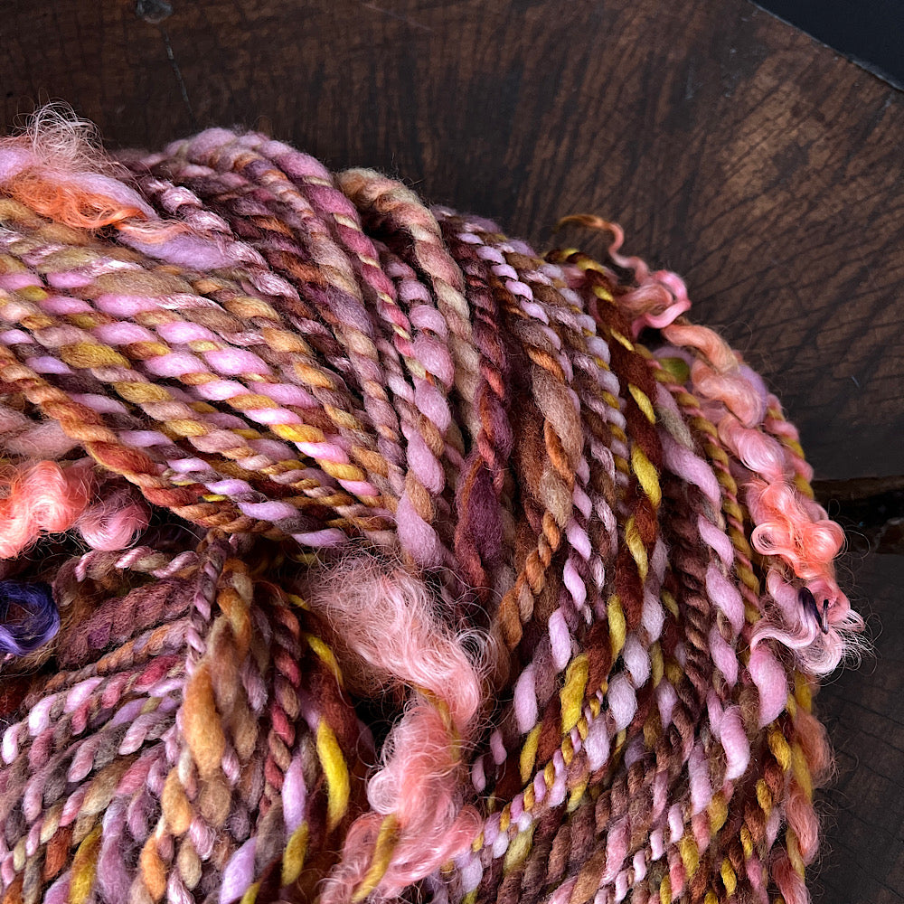 A fox kissing a rose - mini twist yarn