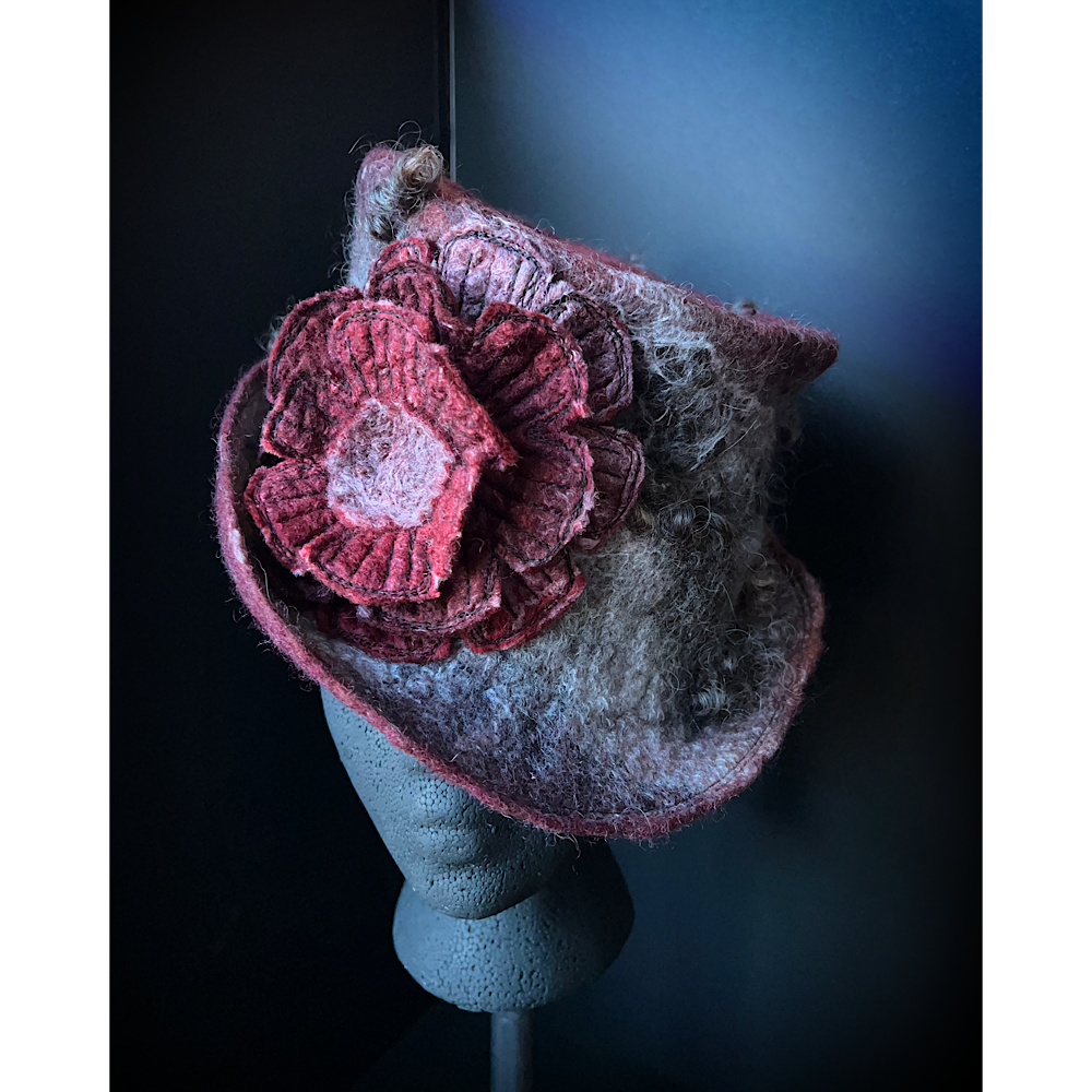 Felted top hat with rose - 23.5”