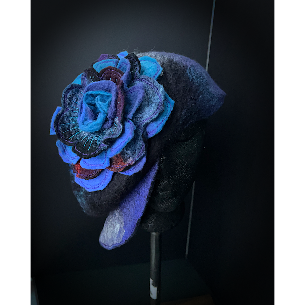 Felted oversized newsboy hat size 23.5”